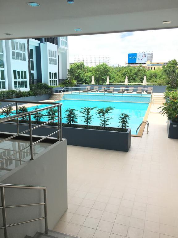 Pool View Room The Prio Chiang Mai Exterior photo