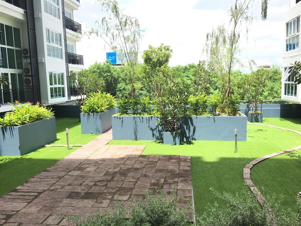Pool View Room The Prio Chiang Mai Exterior photo